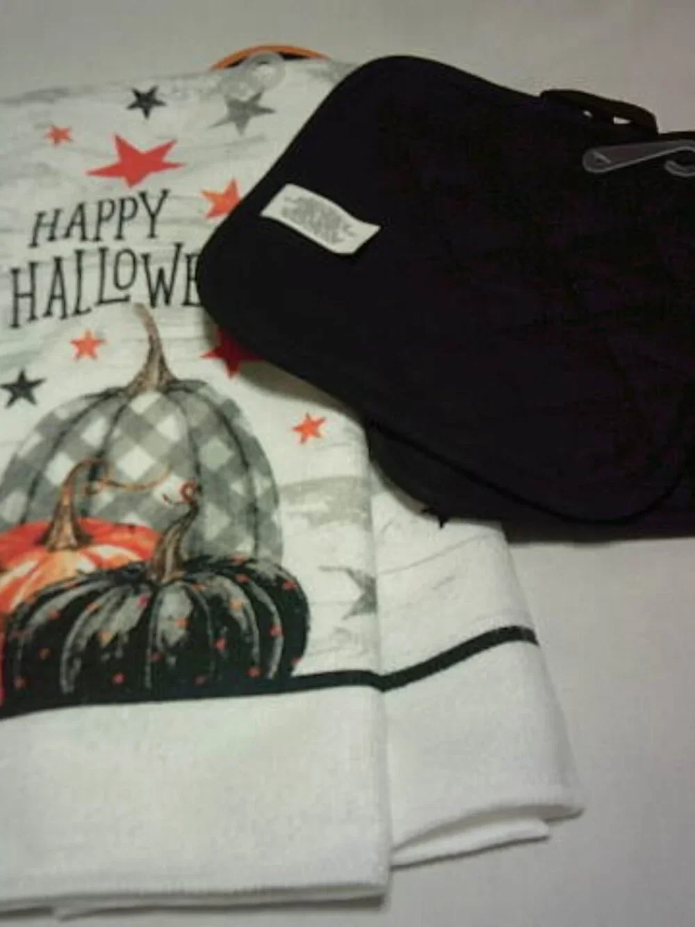 NEW HAPPY HALLOWEEN KITCHEN HAND TOWEL & MATCHING POT HOLDERS SET PUMPKIN DESIGN